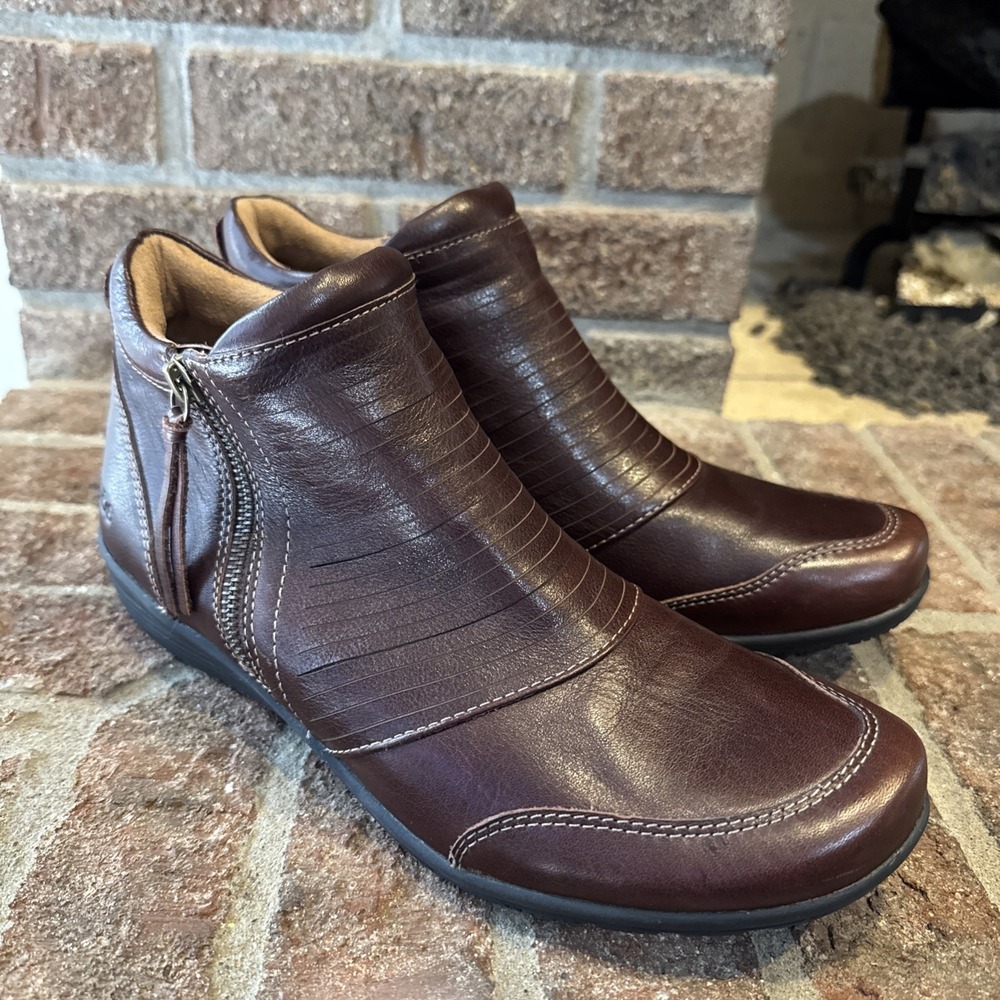 Taos Women's Leather Ankle Boots Size 10 Brown Comfort Bootie